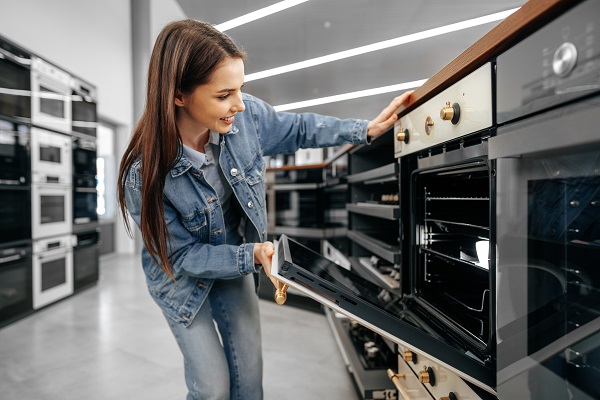 Come scegliere il forno ideale: tipologie e funzionalità da conoscere